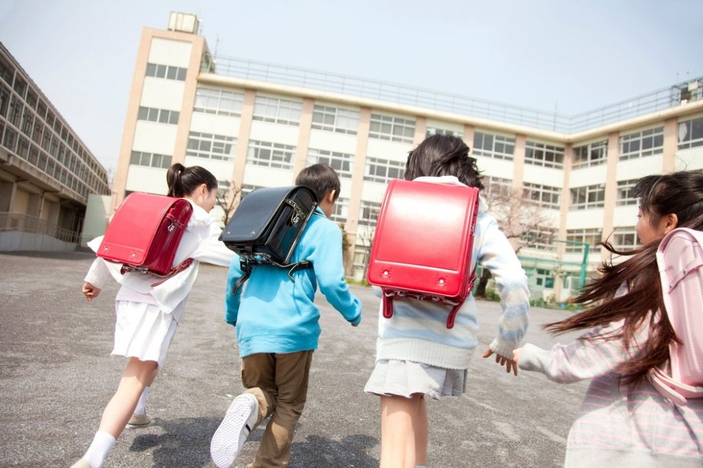 入学式におすすめしたい女の子の子供服9選【選ぶ時のポイント9つも紹介】